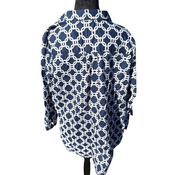 St. John’s Bay Geometric Blue and white Blouse - Women’s size 1X - Picture 2 of 2